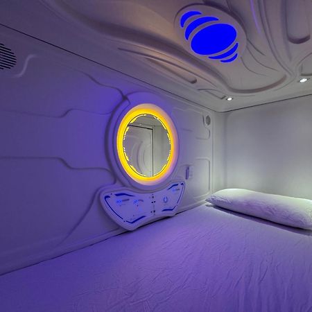 Hostel Space Capsule مدريد المظهر الخارجي الصورة