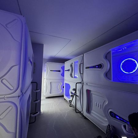 Hostel Space Capsule مدريد المظهر الخارجي الصورة