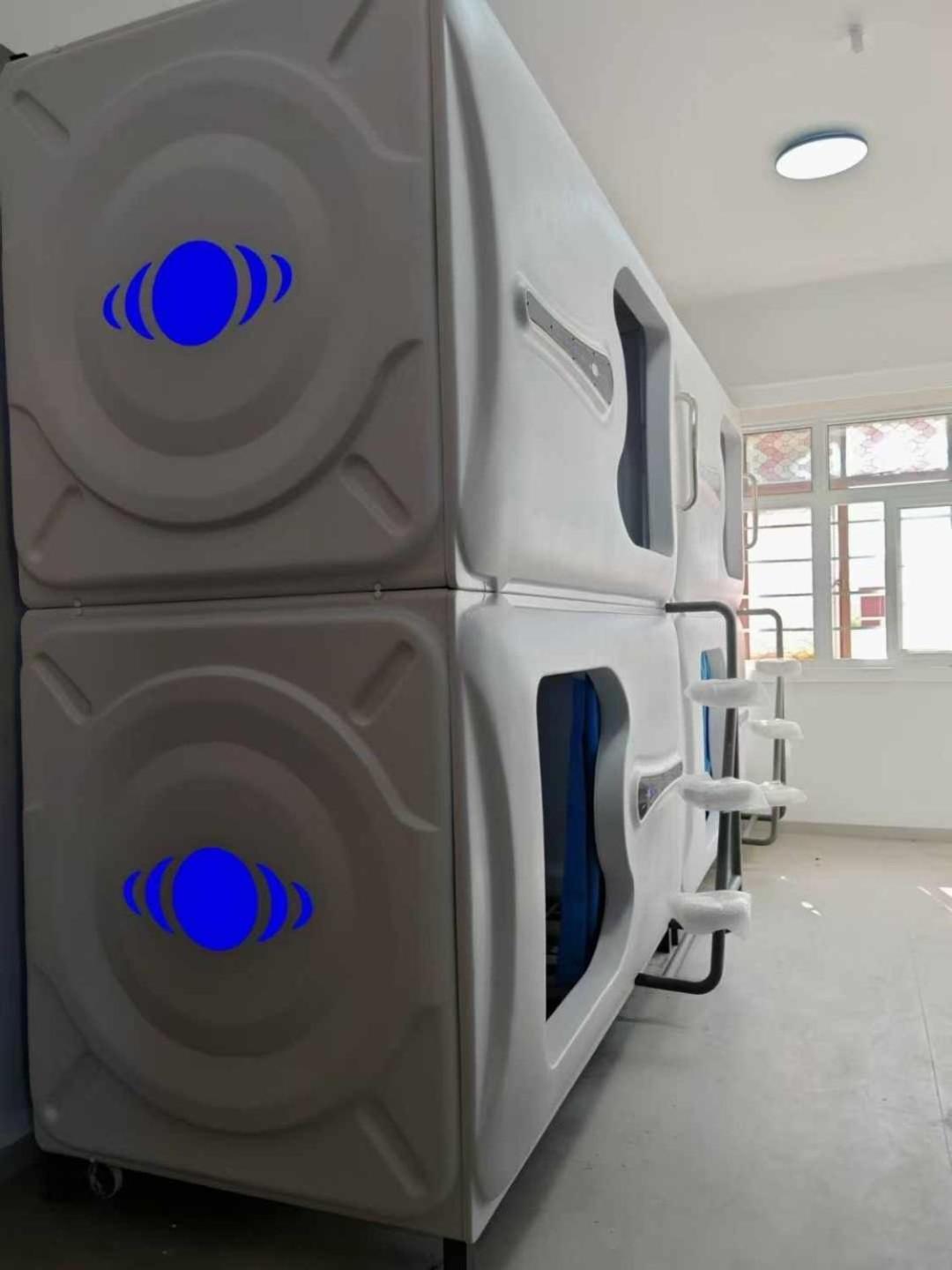 Hostel Space Capsule مدريد المظهر الخارجي الصورة
