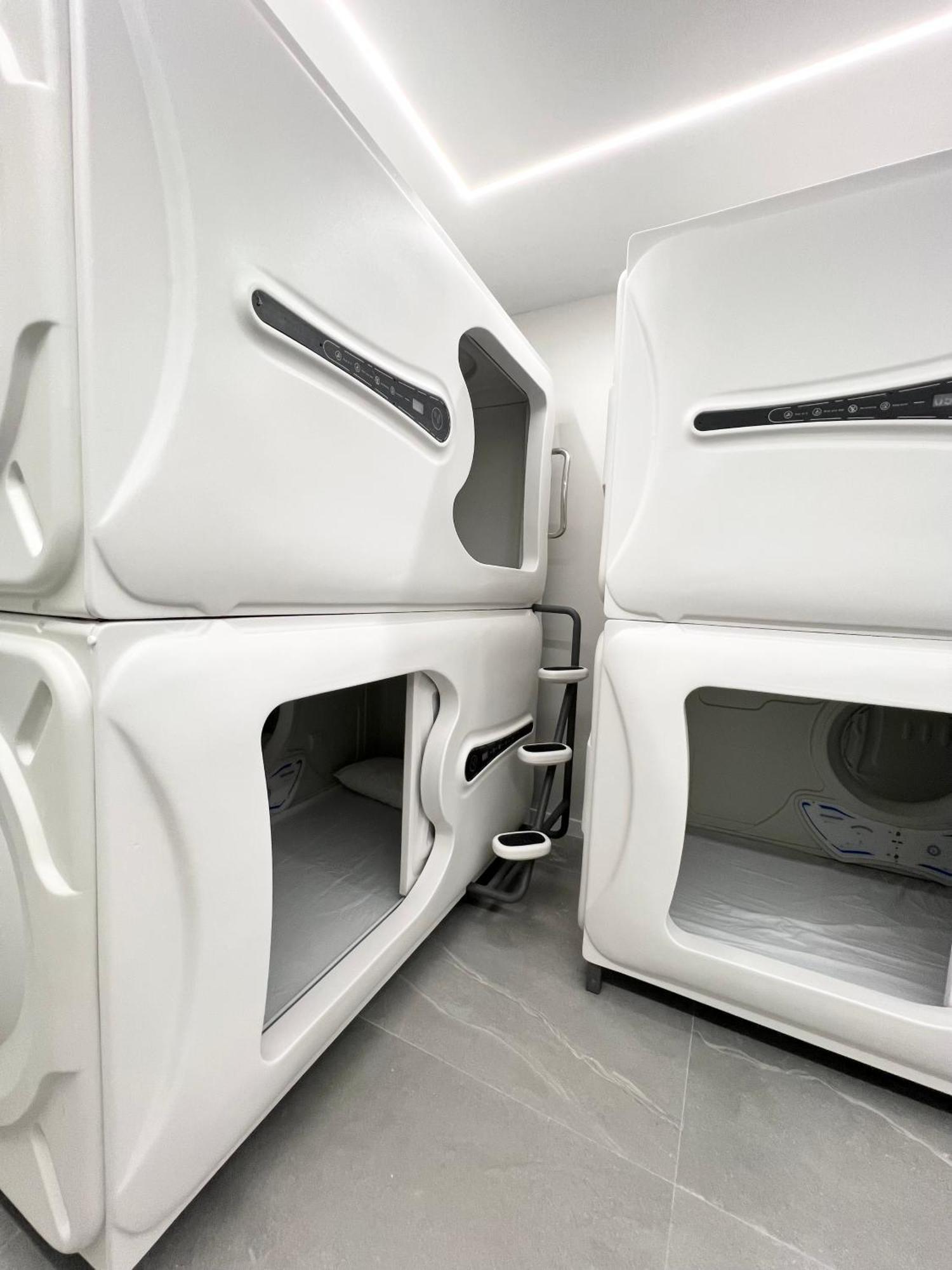 Hostel Space Capsule مدريد المظهر الخارجي الصورة