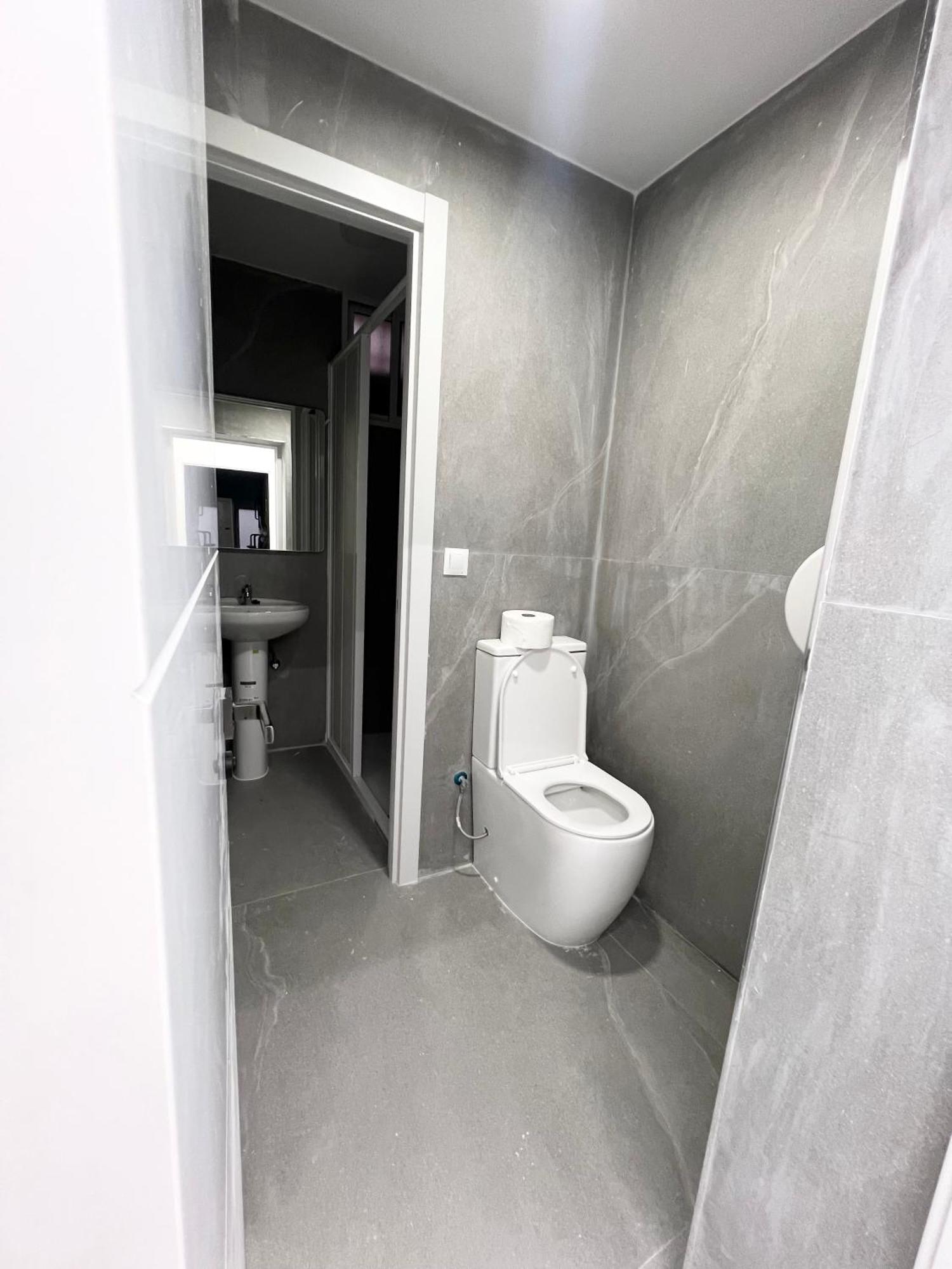 Hostel Space Capsule مدريد المظهر الخارجي الصورة