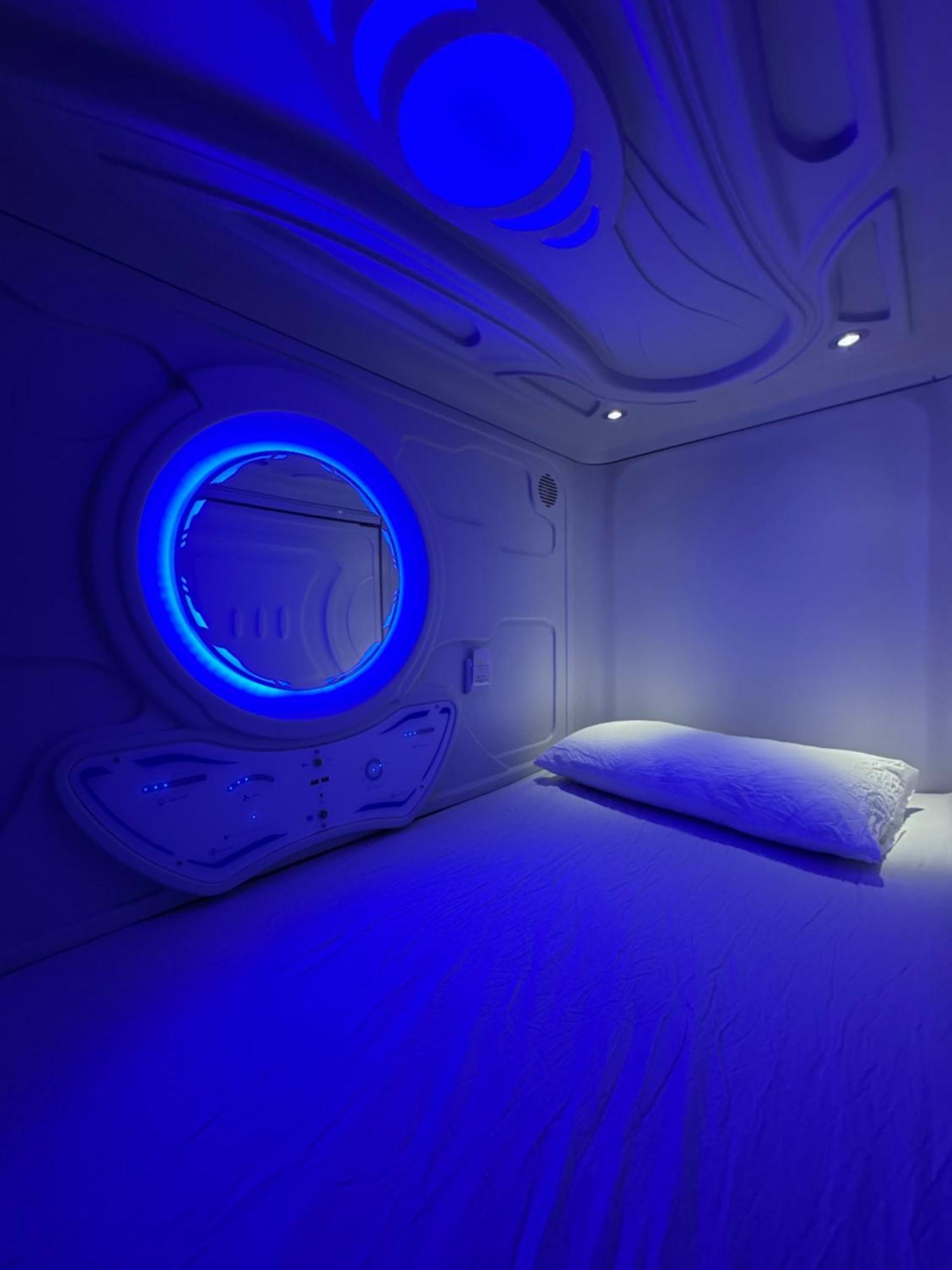 Hostel Space Capsule مدريد المظهر الخارجي الصورة