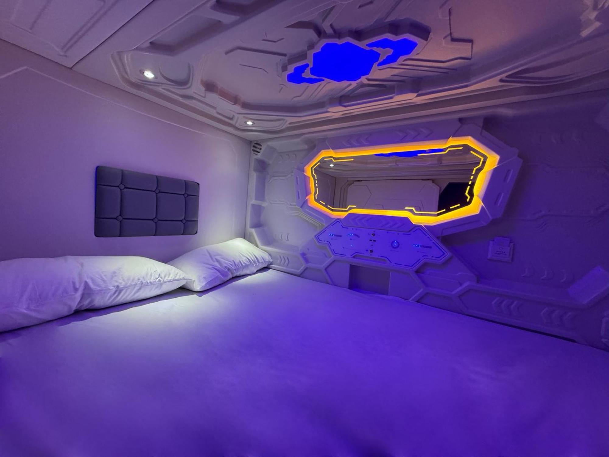 Hostel Space Capsule مدريد المظهر الخارجي الصورة