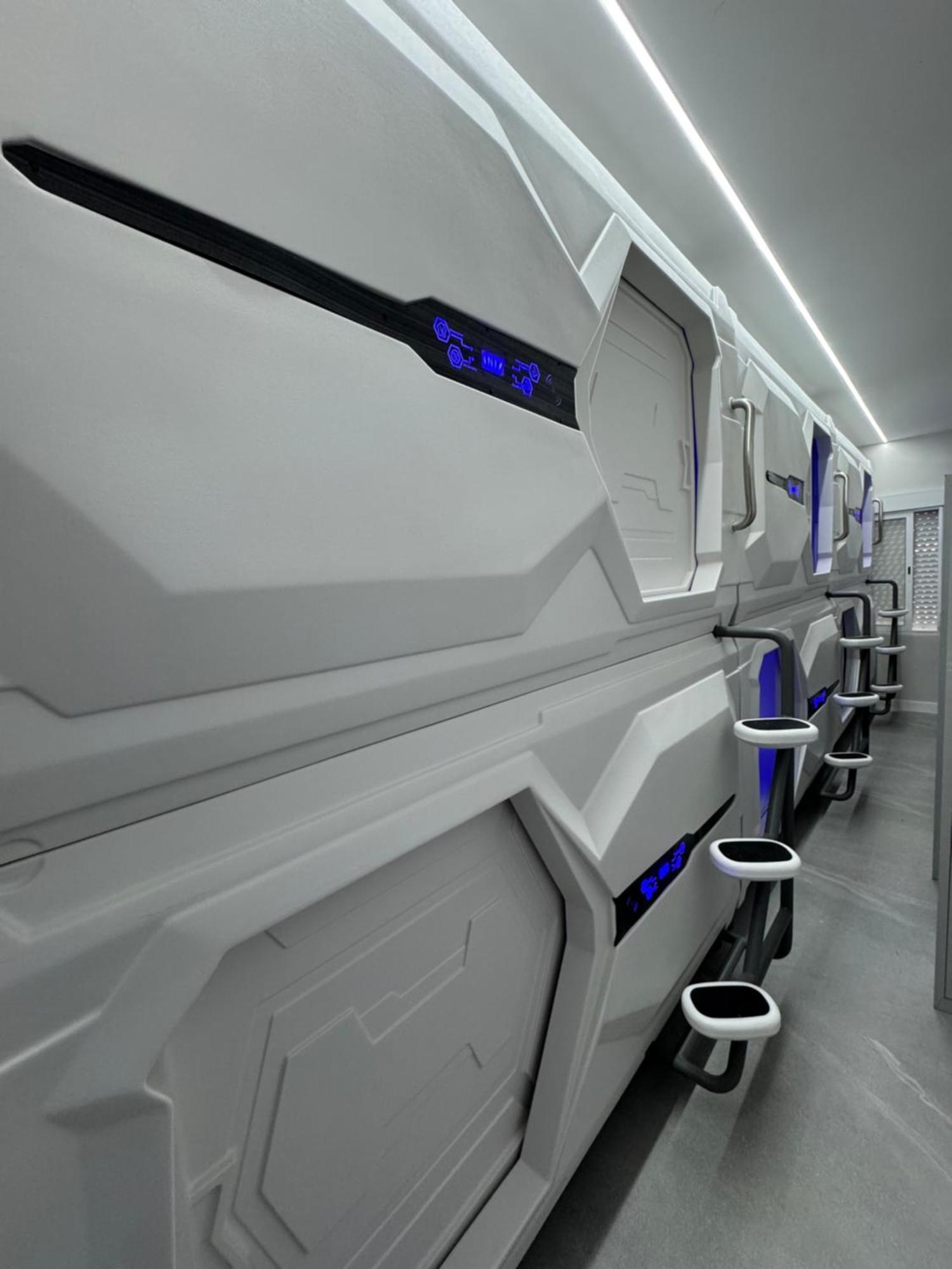 Hostel Space Capsule مدريد المظهر الخارجي الصورة