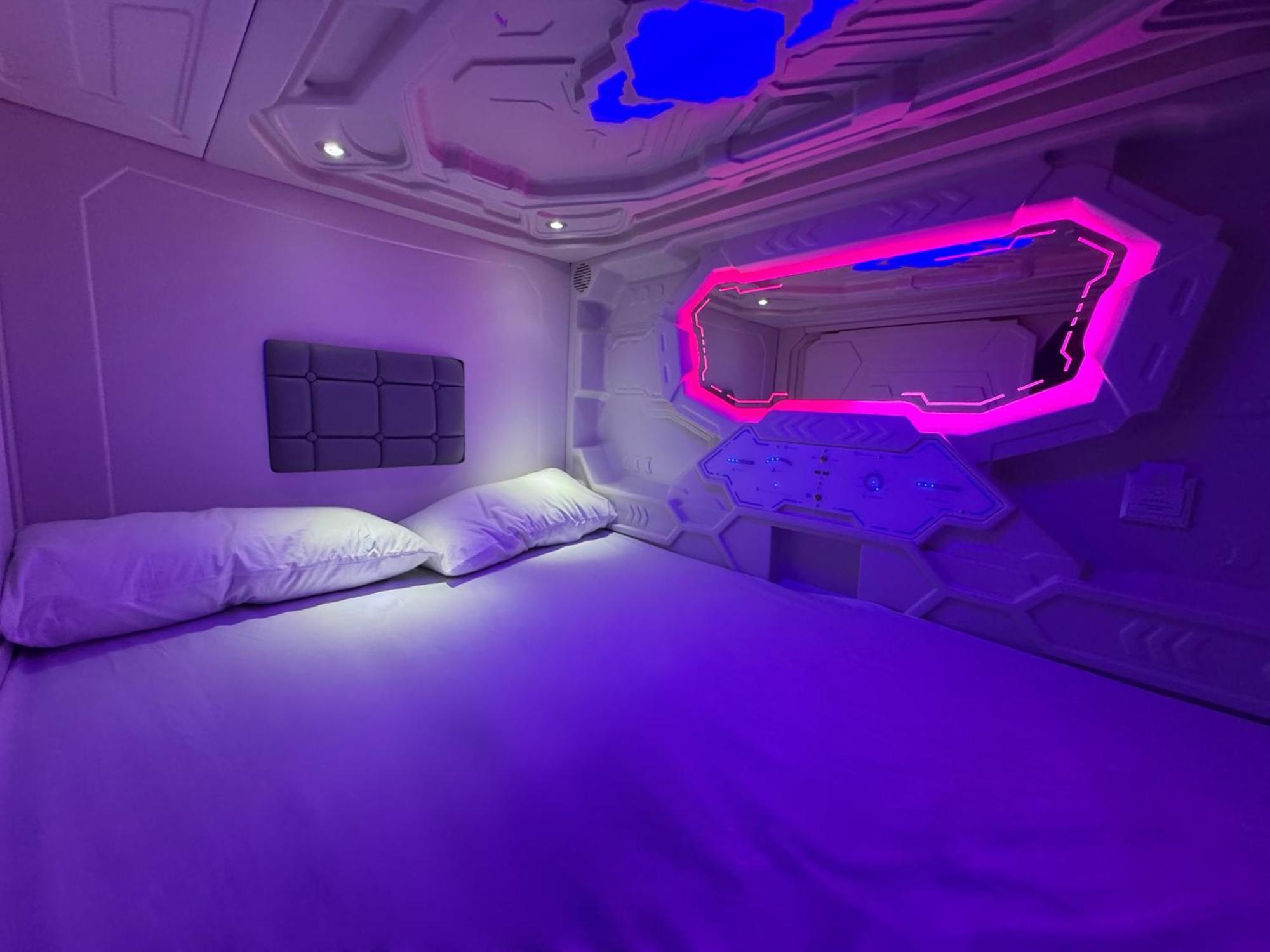 Hostel Space Capsule مدريد المظهر الخارجي الصورة