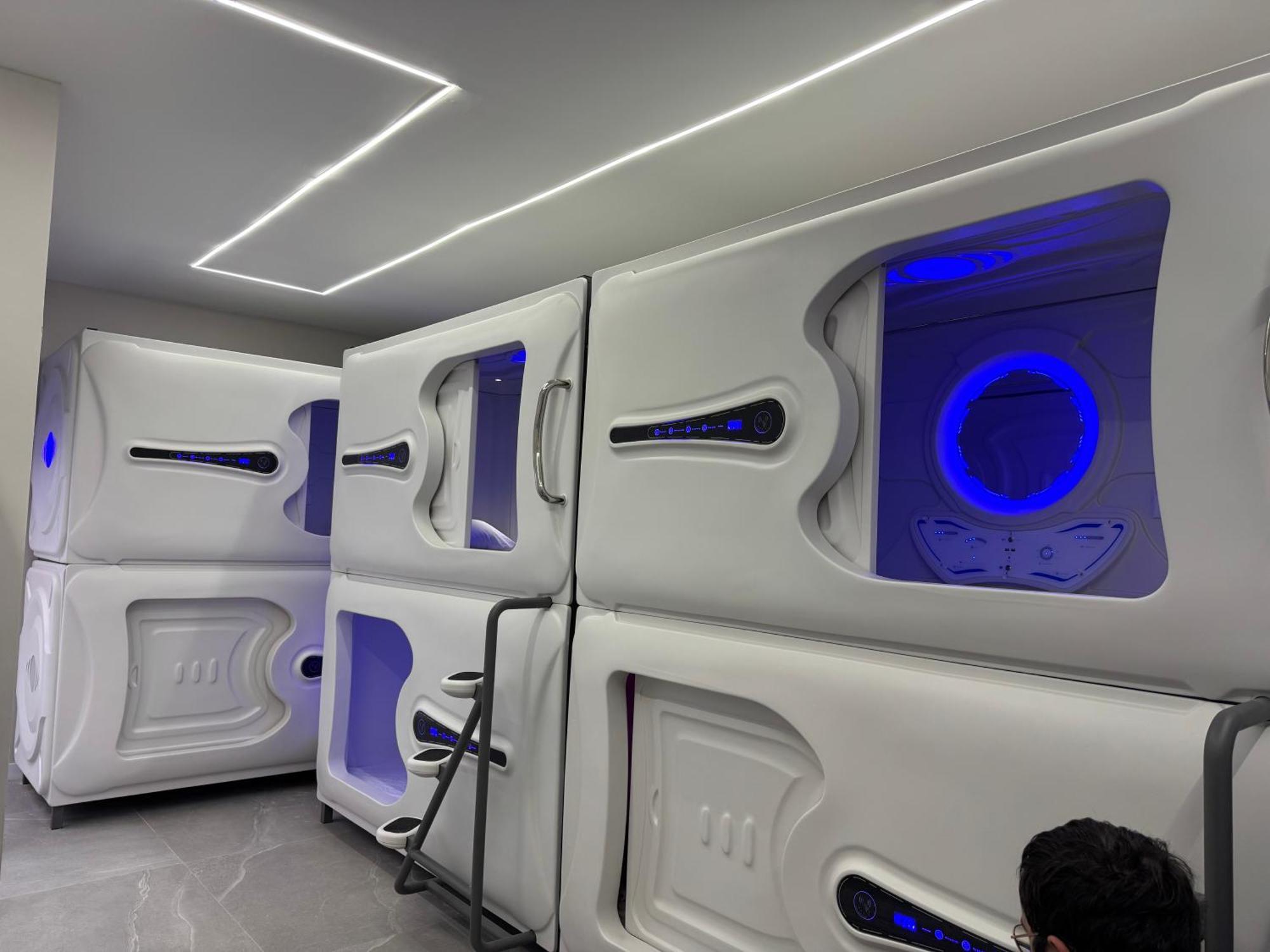 Hostel Space Capsule مدريد المظهر الخارجي الصورة