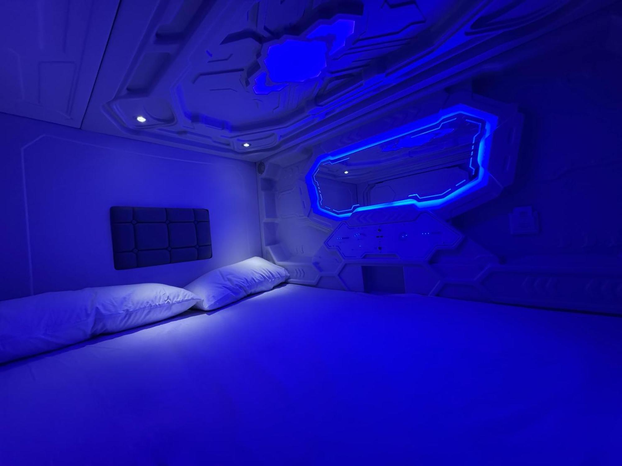 Hostel Space Capsule مدريد المظهر الخارجي الصورة