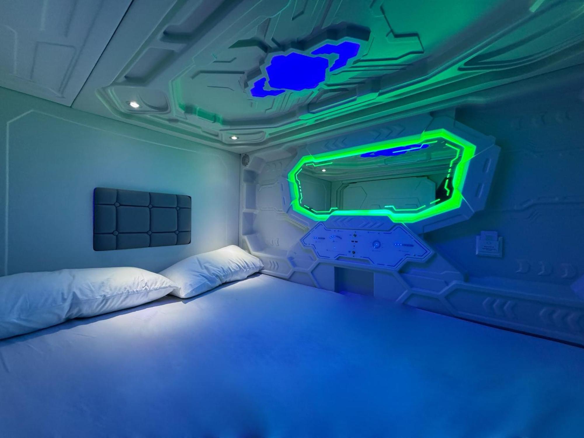 Hostel Space Capsule مدريد المظهر الخارجي الصورة